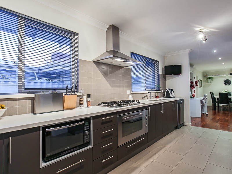 2 Debenham Way, Hillarys WA 6025