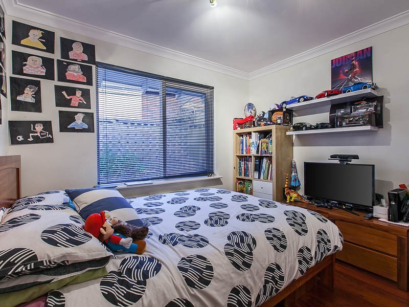 2 Debenham Way, Hillarys WA 6025