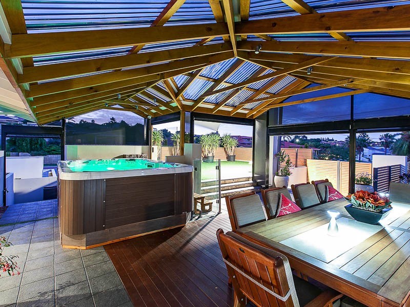 2 Debenham Way, Hillarys WA 6025