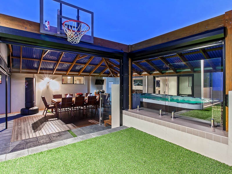 2 Debenham Way, Hillarys WA 6025