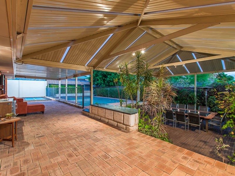 4 Venus Way, Hillarys WA 6025