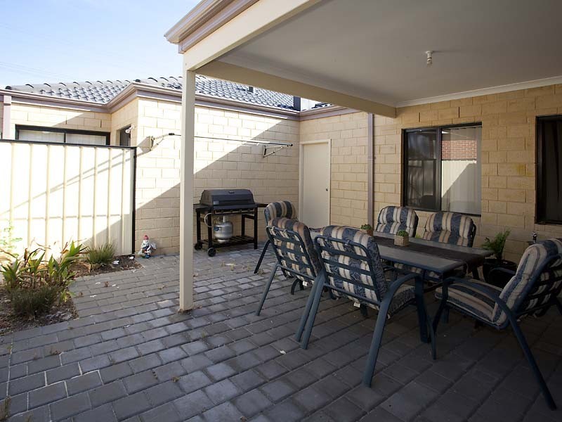 35B Nollamara Ave, Nollamara WA 6061