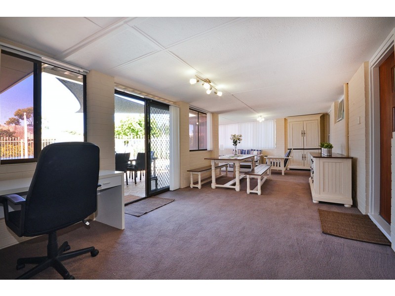 34 Banks Avenue, Hillarys WA 6025