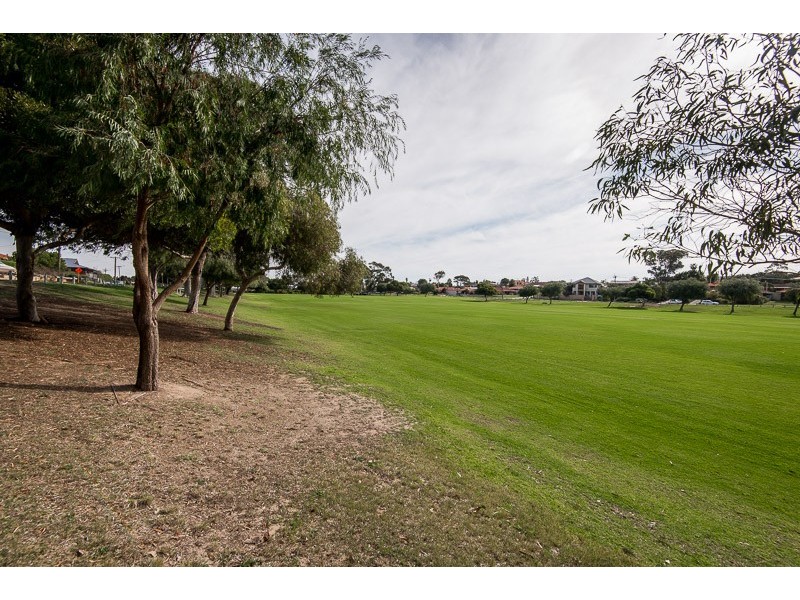 34 Banks Avenue, Hillarys WA 6025