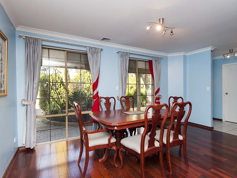 8 Kent Road, Marangaroo WA 6064