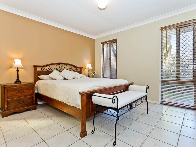 7 Bredhurst Road, Marangaroo WA 6064
