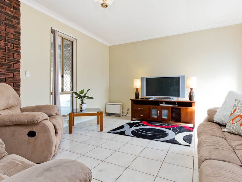 7 Bredhurst Road, Marangaroo WA 6064