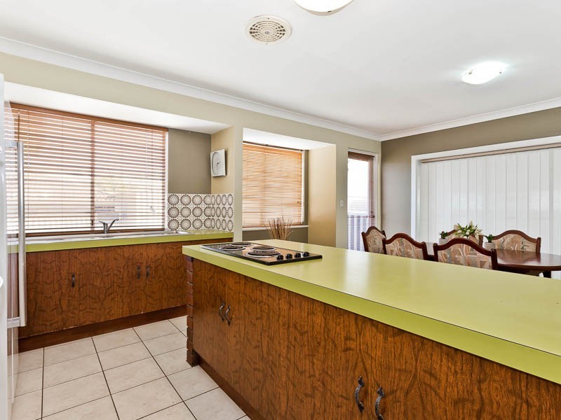 7 Bredhurst Road, Marangaroo WA 6064