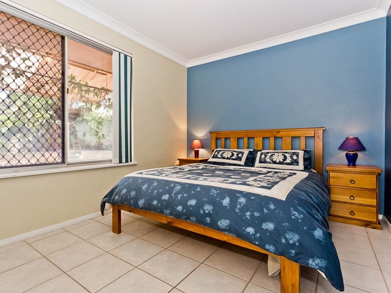 7 Bredhurst Road, Marangaroo WA 6064