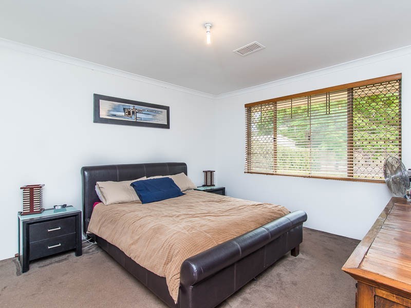3 Errina Road, Alexander Heights WA 6064