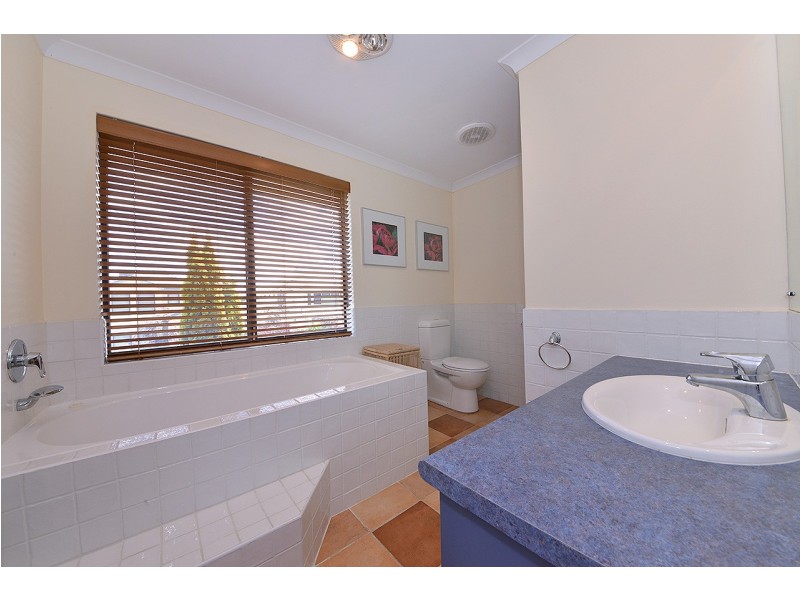 63 St Fillans Bend, Wanneroo WA 6065