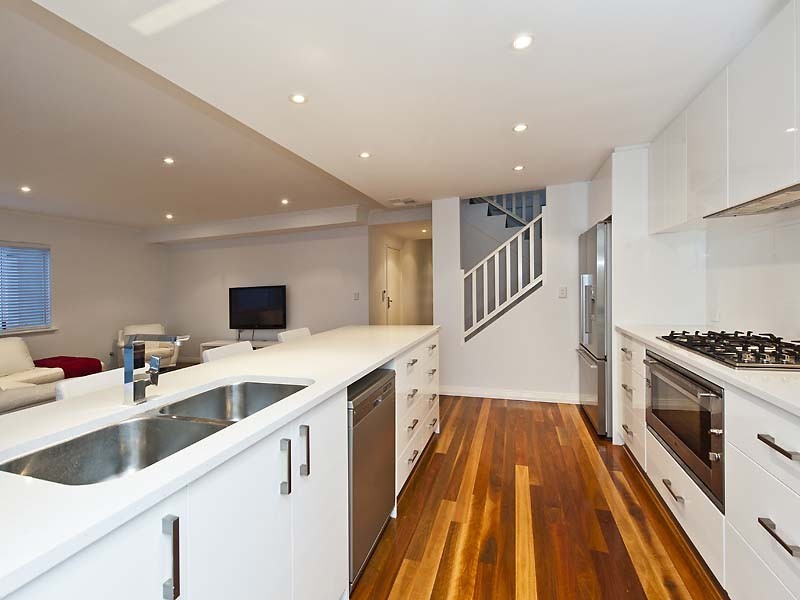 9 Benan Street, Kallaroo WA 6025