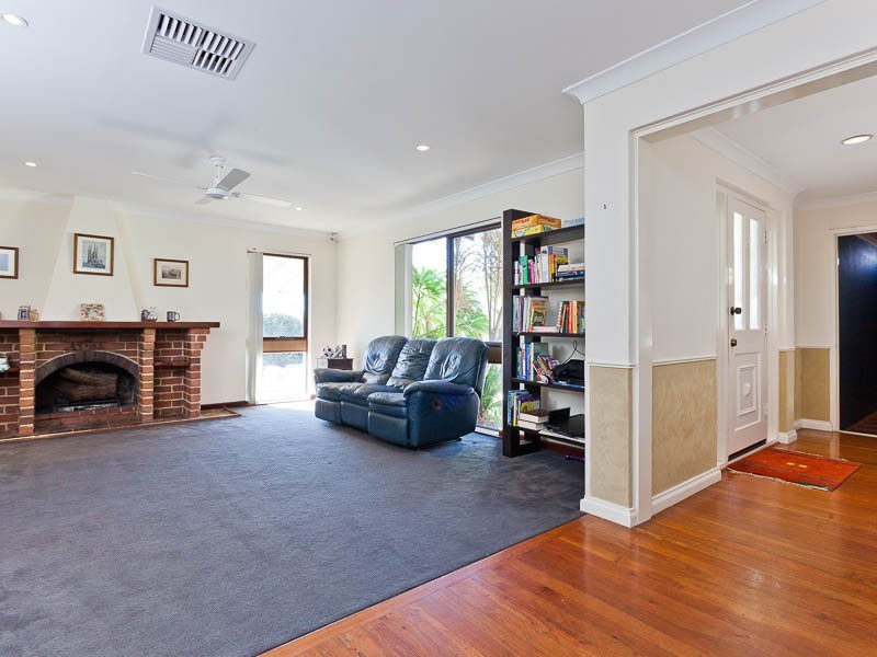 24 Barradine Way, Craigie WA 6025