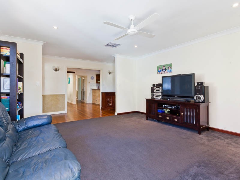 24 Barradine Way, Craigie WA 6025