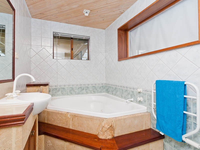 24 Barradine Way, Craigie WA 6025
