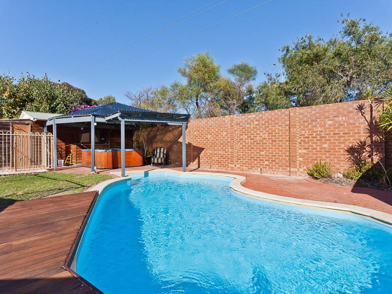 24 Barradine Way, Craigie WA 6025