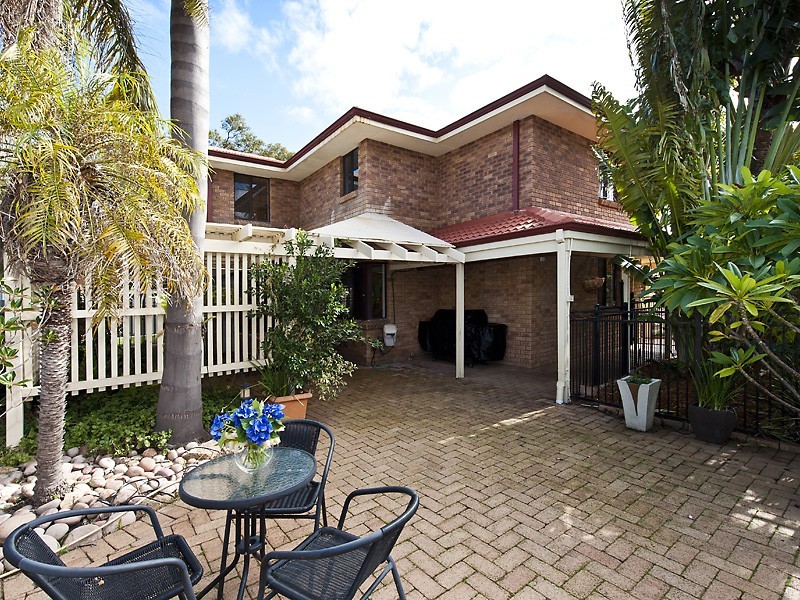 37 Goollelal Dr, Kingsley WA 6026