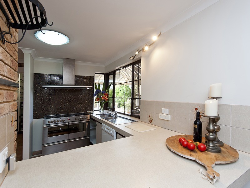 37 Goollelal Dr, Kingsley WA 6026