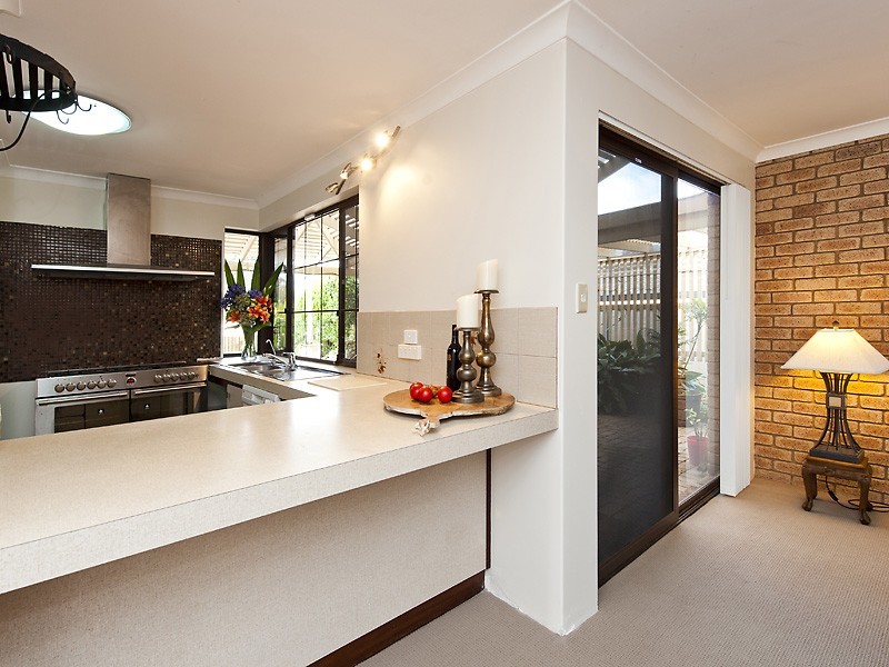 37 Goollelal Dr, Kingsley WA 6026