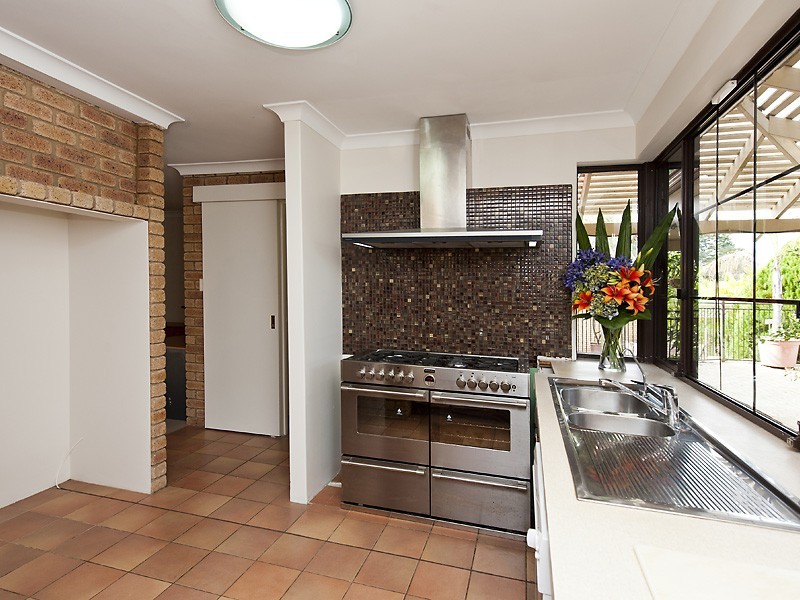 37 Goollelal Dr, Kingsley WA 6026