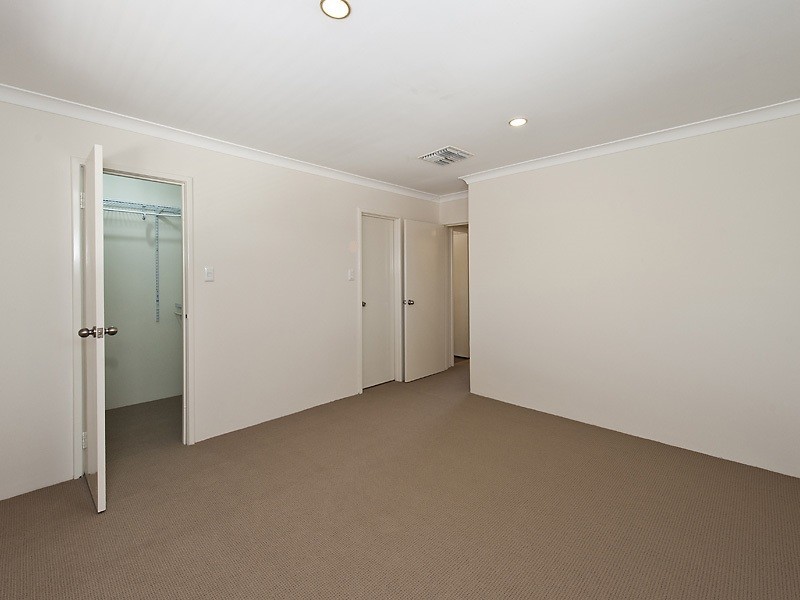 37 Goollelal Dr, Kingsley WA 6026