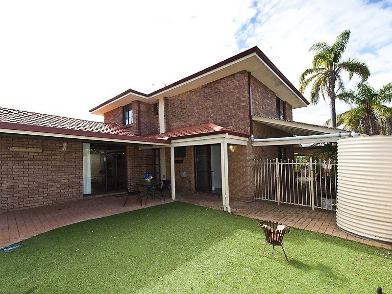 37 Goollelal Dr, Kingsley WA 6026