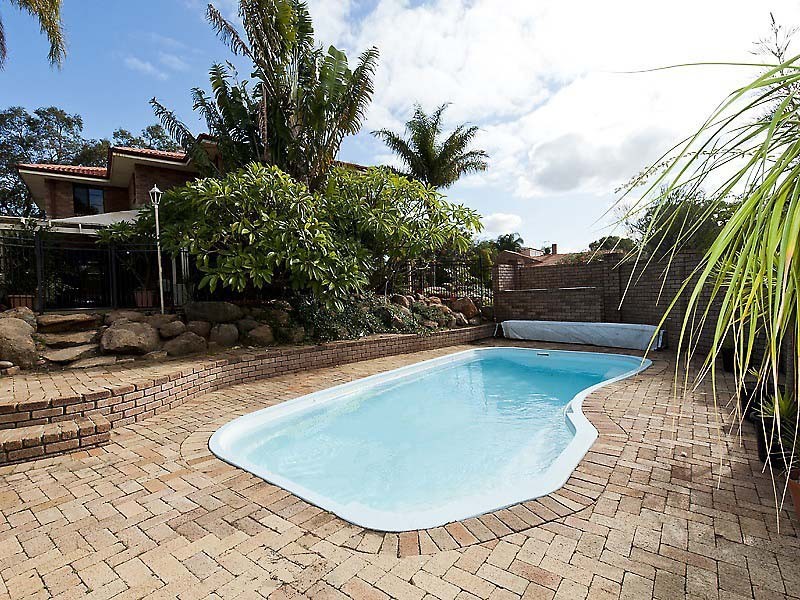 37 Goollelal Dr, Kingsley WA 6026