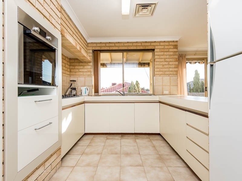 11B Carron Rise, Hillarys WA 6025