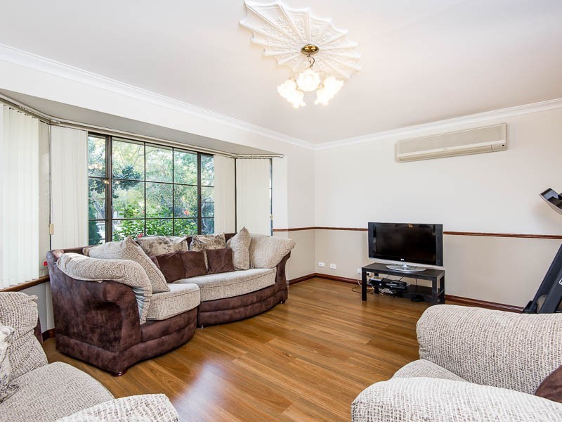 39 Currajong Rd, Duncraig WA 6023