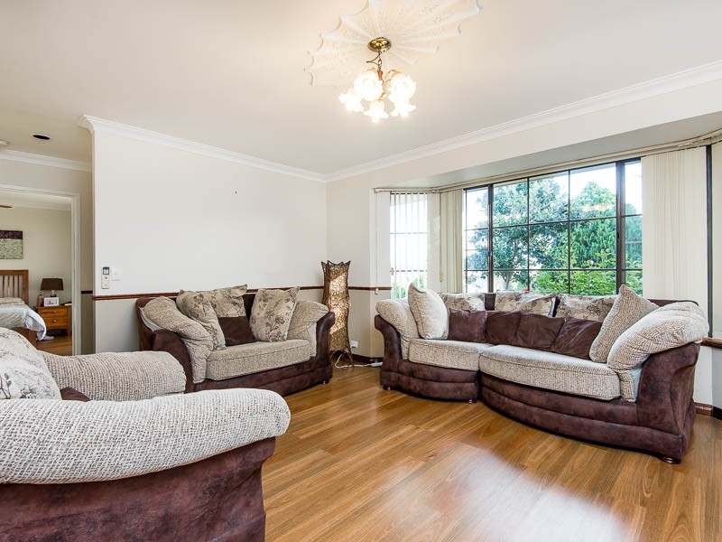 39 Currajong Rd, Duncraig WA 6023