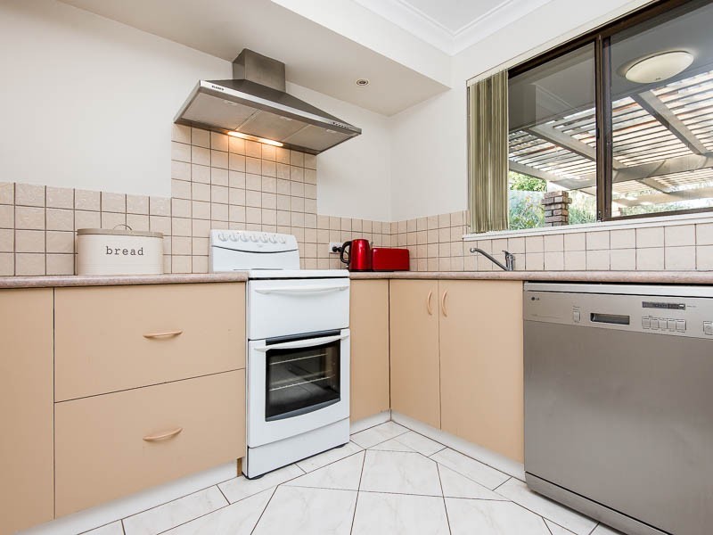 39 Currajong Rd, Duncraig WA 6023