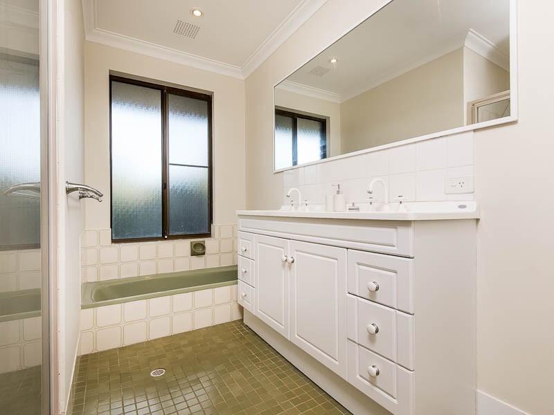 39 Currajong Rd, Duncraig WA 6023