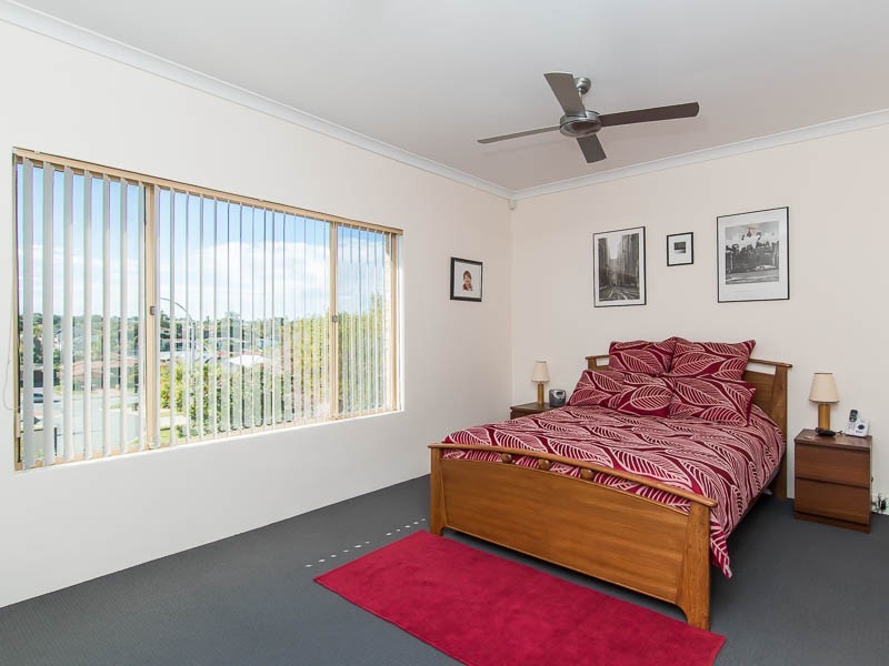 9 Kebble Close, Hillarys WA 6025