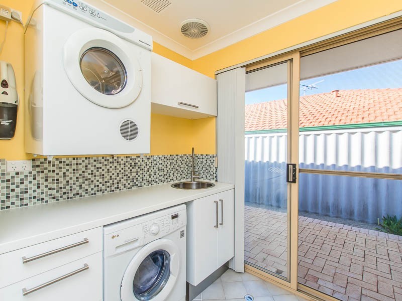 9 Kebble Close, Hillarys WA 6025