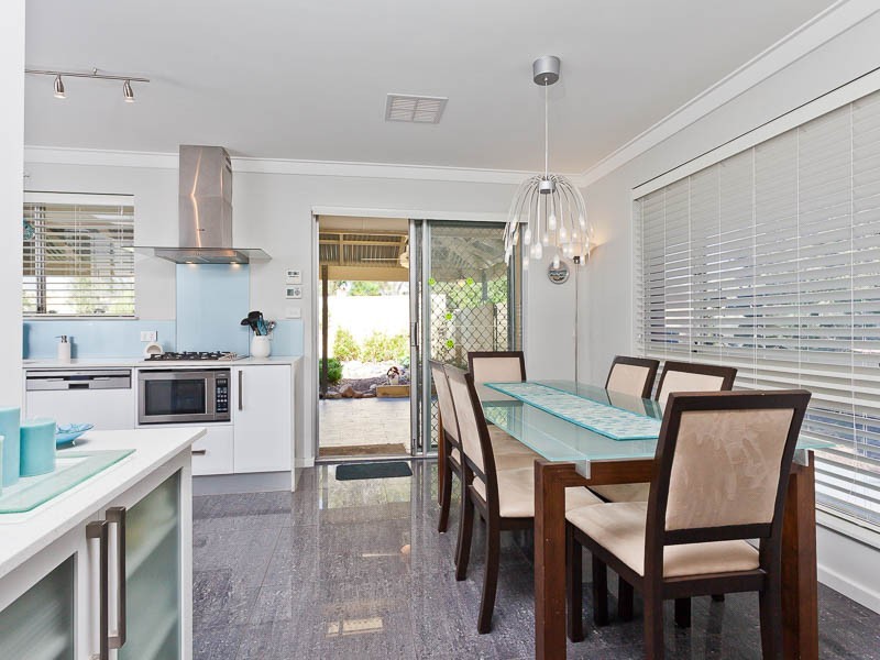 108 Lymburner Dr, Hillarys WA 6025