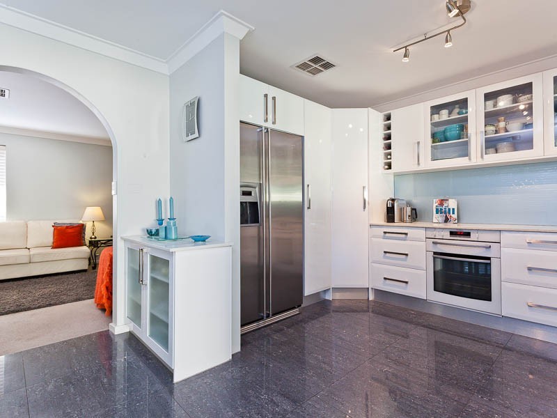 108 Lymburner Dr, Hillarys WA 6025