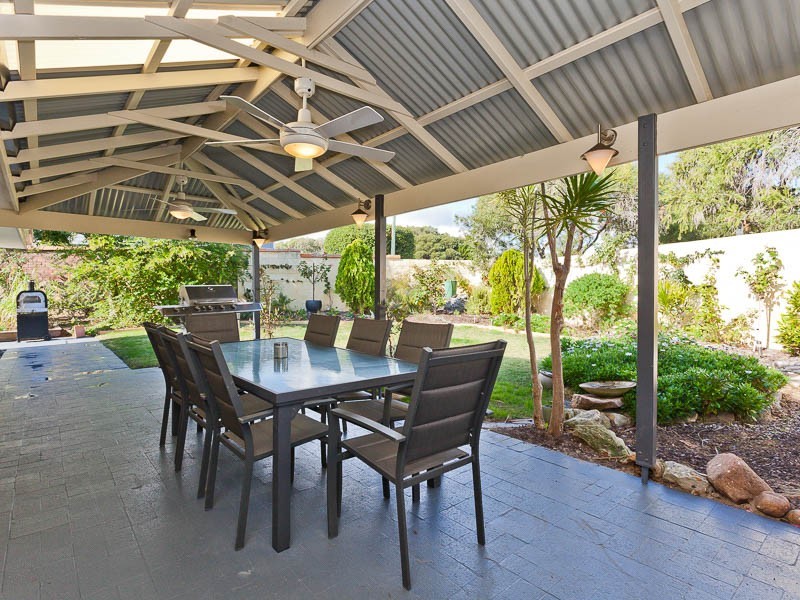 108 Lymburner Dr, Hillarys WA 6025