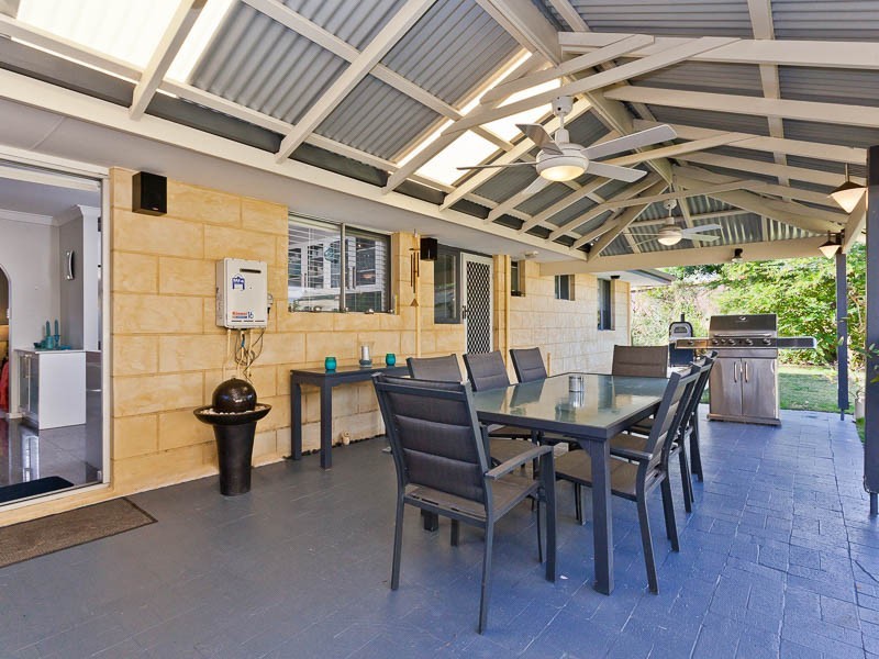 108 Lymburner Dr, Hillarys WA 6025