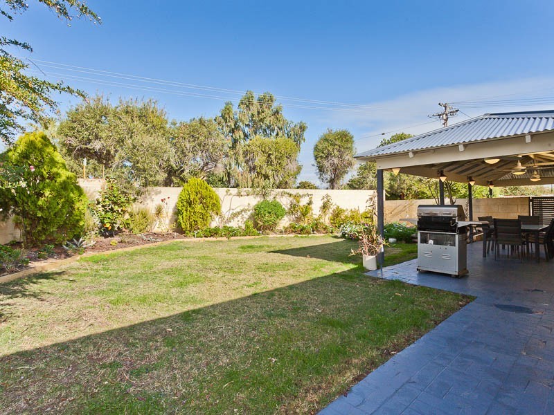 108 Lymburner Dr, Hillarys WA 6025
