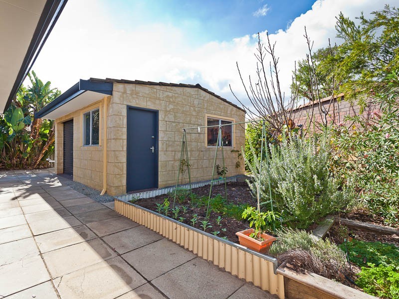 108 Lymburner Dr, Hillarys WA 6025