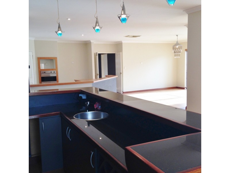 2 Plymouth Cove, Ocean Reef WA 6027