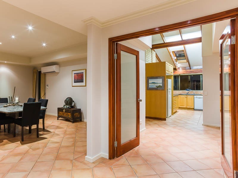 9 Oldham St, Hillarys WA 6025