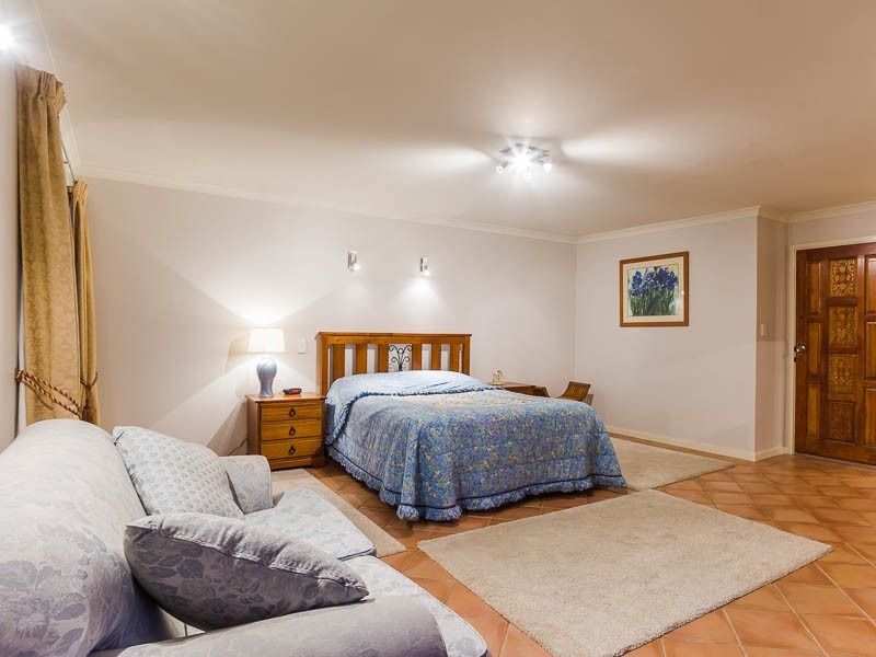 9 Oldham St, Hillarys WA 6025