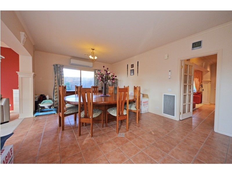 2 James West Street, Glen Waverley VIC 3150