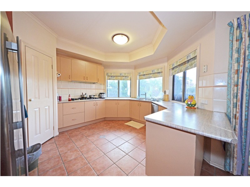 2 James West Street, Glen Waverley VIC 3150