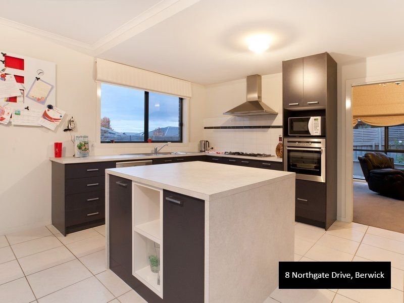 8 Northgate Drive, Berwick VIC 3806