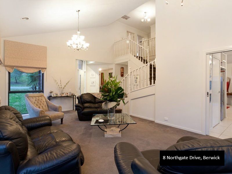 8 Northgate Drive, Berwick VIC 3806