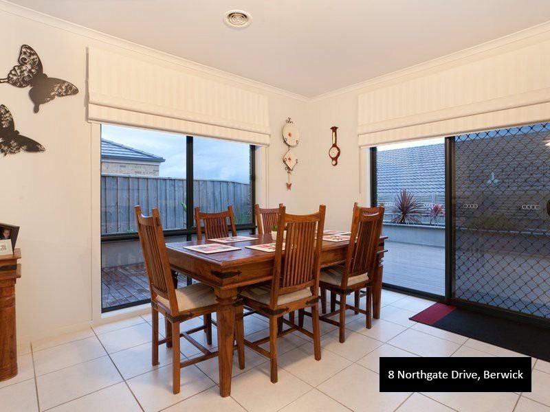 8 Northgate Drive, Berwick VIC 3806