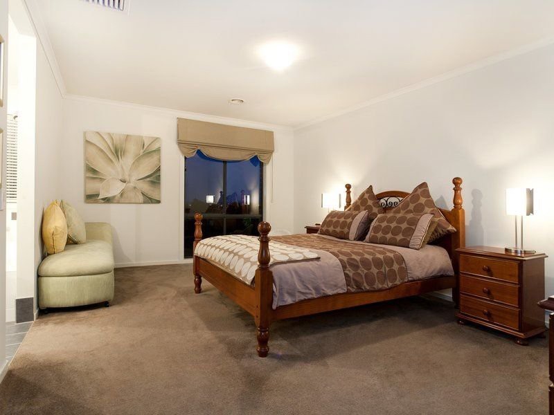 8 Northgate Drive, Berwick VIC 3806