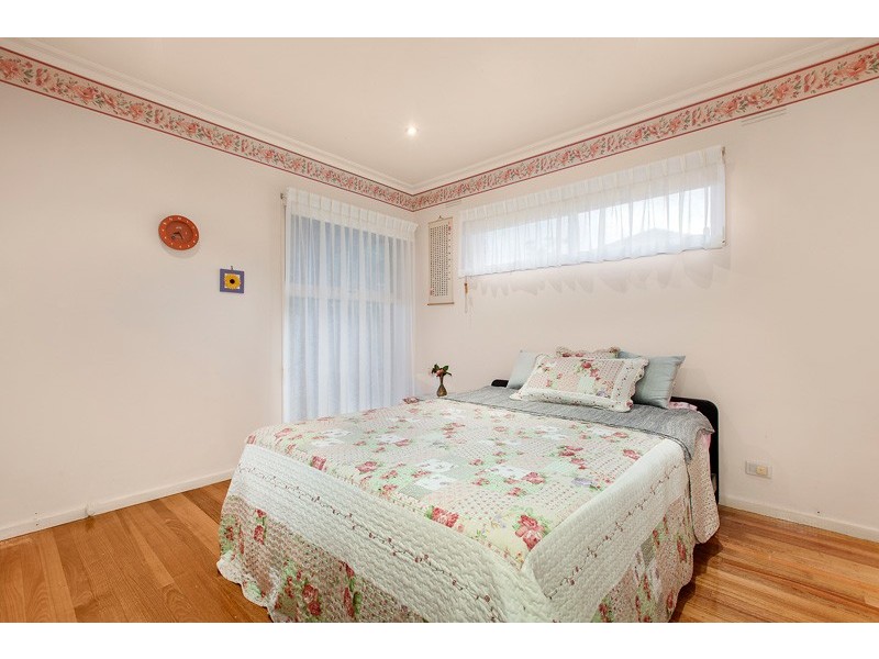 24 Packham Crescent, Glen Waverley VIC 3150